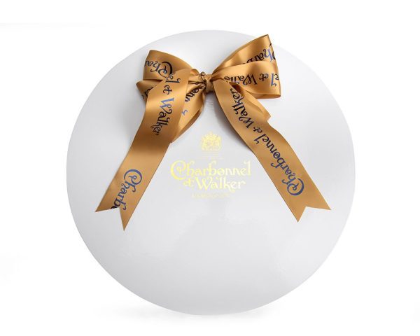 Luxurious 2000g  Boite Blanche with Milk and Dark Chocolates (with alcohol) - Image 3