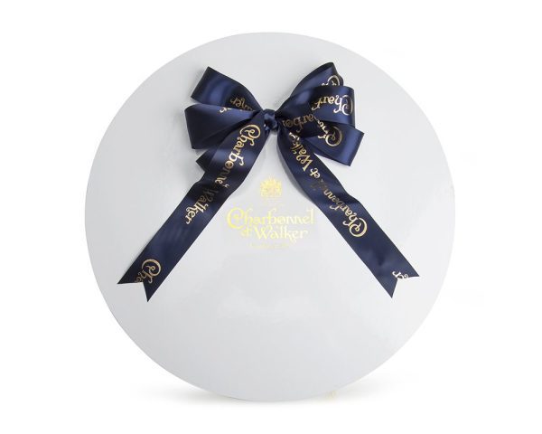 Luxurious 2000g  Boite Blanche with Milk and Dark Chocolates (with alcohol) - Image 2