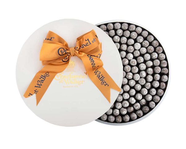 Luxurious 2000g Boite Blanche with Milk Sea Salt Caramel Truffles