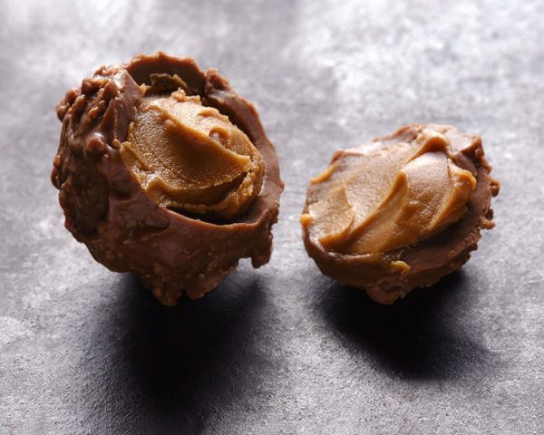 Caramelised Biscuit Truffle - Image 4
