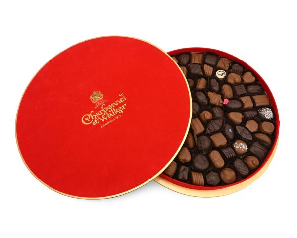 Luxurious Boite Rouge 1000g with Fine Milk and Dark Chocolates (with alcohol)
