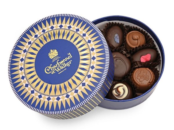 Victorian Circle – 8 Piece Milk and Dark Chocolate Selection – without alcohol
